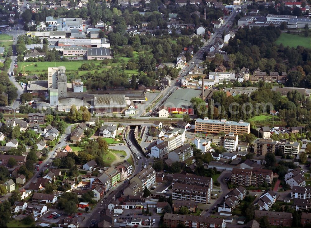 Aerial photograph Langenfeld - Districts Immigrath and Rath along the railway line in Langenfeld in the state of North Rhine-Westphalia