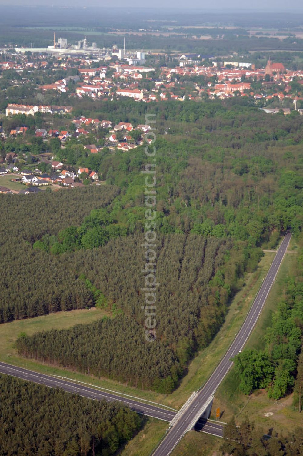 BEESKOW from above - Blick auf die Ortsumfahrung der Bundesstrasse B 87 bei Beeskow. Landesbetrieb Straßenwesen Brandenburg (