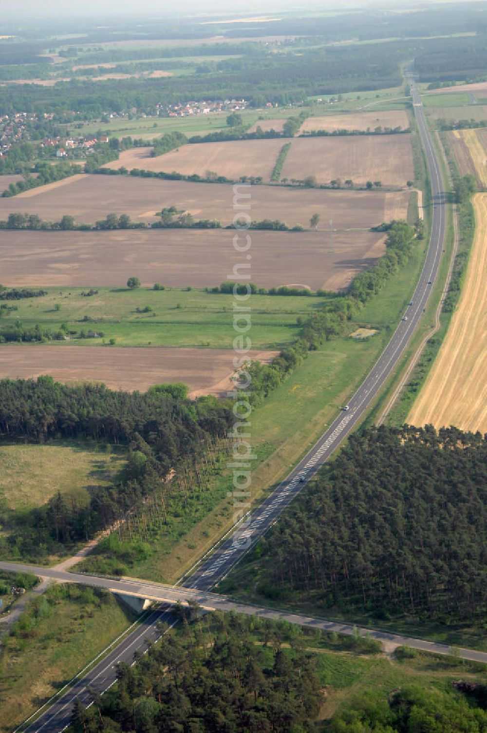 BEESKOW from the bird's eye view: Blick auf die Ortsumfahrung der Bundesstrasse B 87 bei Beeskow. Landesbetrieb Straßenwesen Brandenburg (