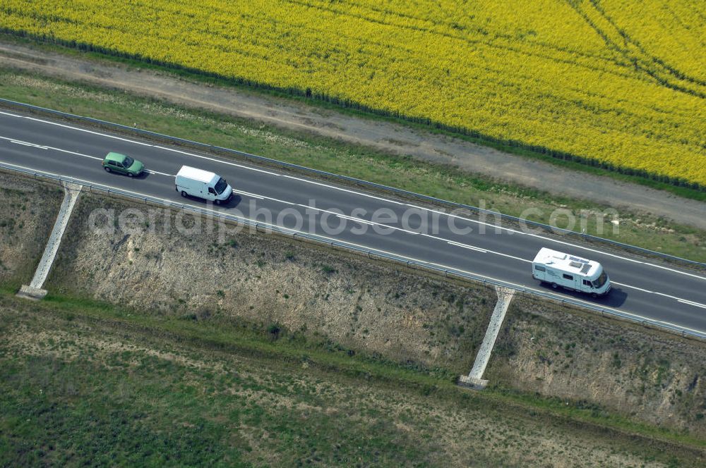 KÜSTRIN from above - Blick auf die Ortsumfahrung der Bundesstrasse B 1 bei Küstrin bis zum Grenzübergang über die Oder. Landesbetrieb Straßenwesen Brandenburg (