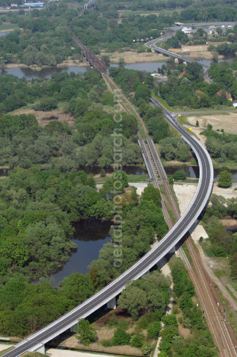 Aerial image KÜSTRIN - Blick auf die Ortsumfahrung der Bundesstrasse B 1 bei Küstrin bis zum Grenzübergang über die Oder. Landesbetrieb Straßenwesen Brandenburg (