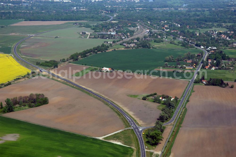 KÜSTRIN from above - Blick auf die Ortsumfahrung der Bundesstrasse B 1 bei Küstrin bis zum Grenzübergang über die Oder. Landesbetrieb Straßenwesen Brandenburg (