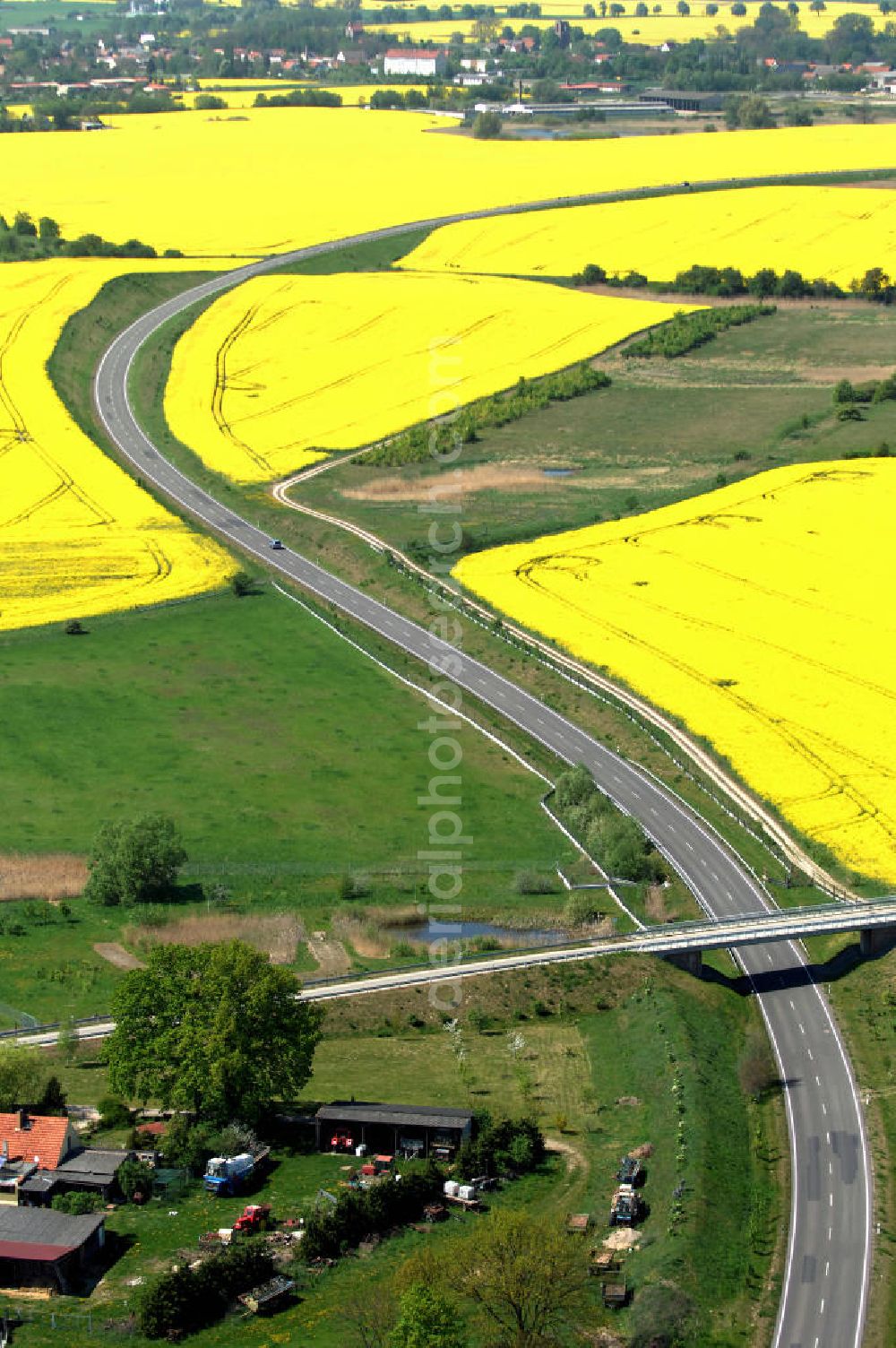 Aerial photograph GRAMZOW - Blick auf die Ortsumfahrung der Bundesstrasse B 166 nördlich von Gramzow im nördlichen Brandenburg. Landesbetrieb Straßenwesen Brandenburg (