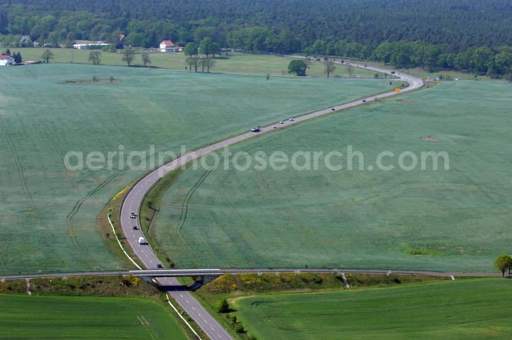 Aerial photograph MÜNCHEBERG - Blick auf die Ortsumfahrung der Bundesstrasse B 1 südlich von Müncheberg. Landesbetrieb Straßenwesen Brandenburg (