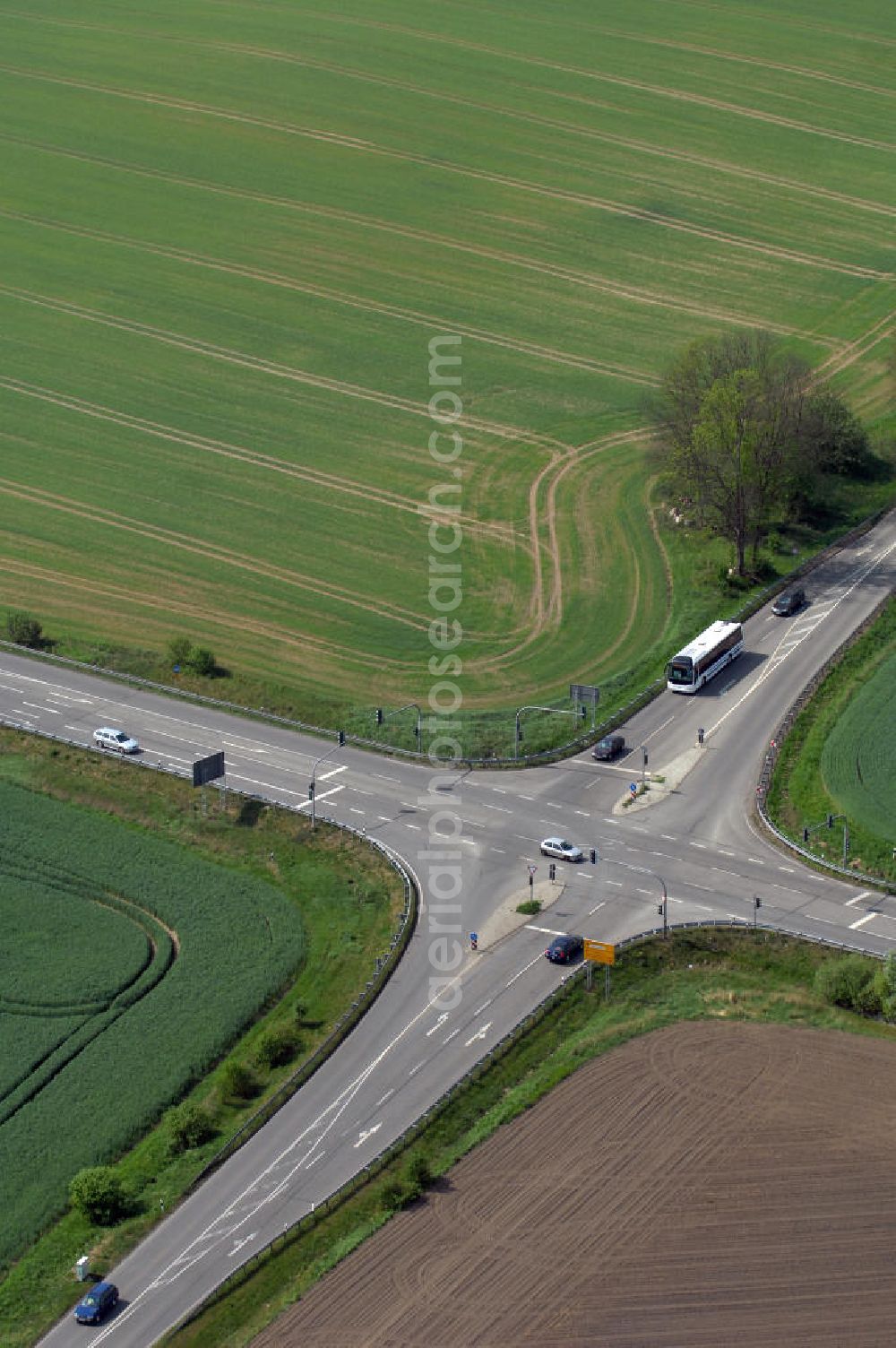 MÜNCHEBERG from above - Blick auf die Ortsumfahrung der Bundesstrasse B 1 südlich von Müncheberg. Landesbetrieb Straßenwesen Brandenburg (