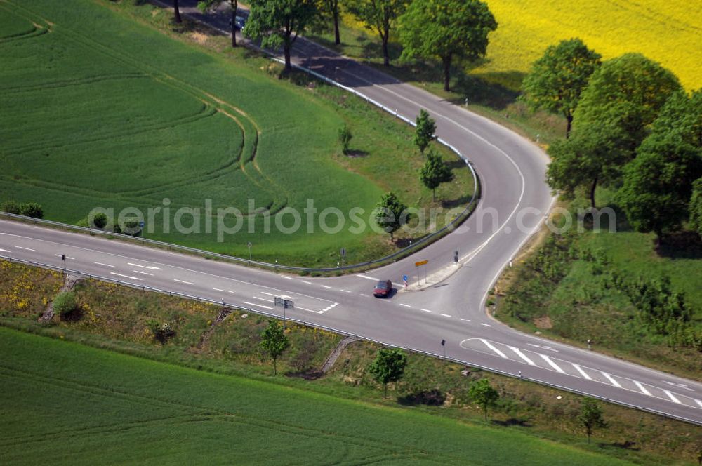 MÜNCHEBERG from the bird's eye view: Blick auf die Ortsumfahrung der Bundesstrasse B 1 südlich von Müncheberg. Landesbetrieb Straßenwesen Brandenburg (