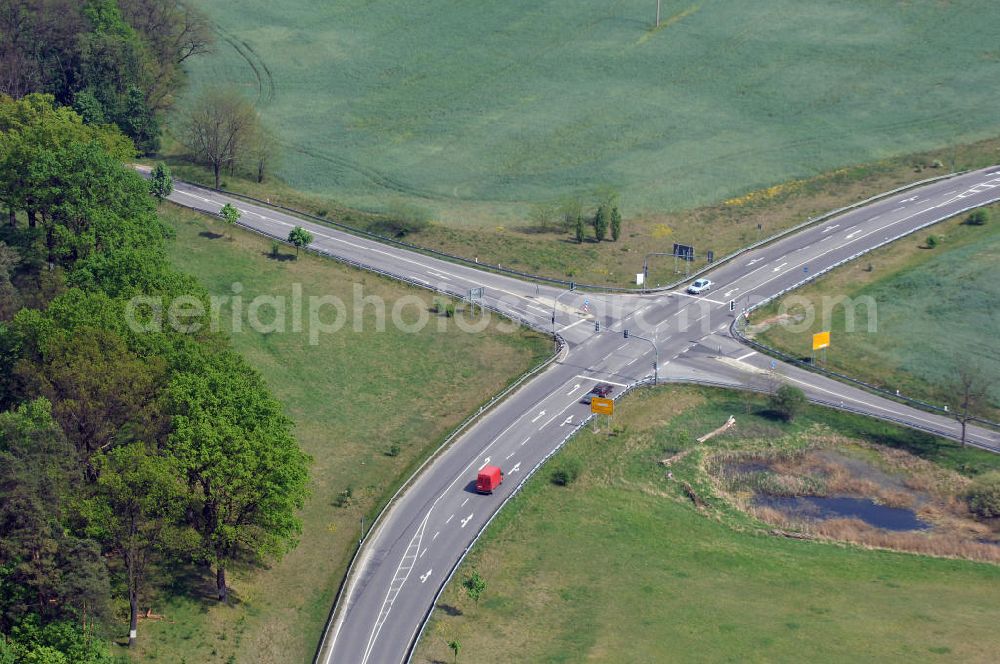 Aerial photograph MÜNCHEBERG - Blick auf die Ortsumfahrung der Bundesstrasse B 1 südlich von Müncheberg. Landesbetrieb Straßenwesen Brandenburg (