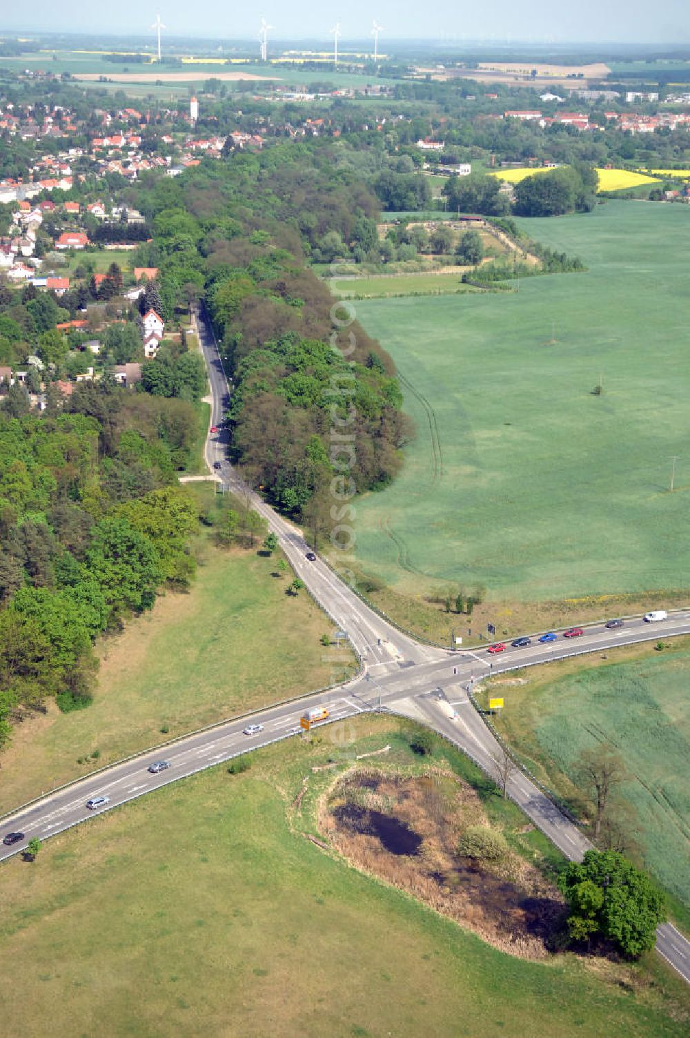 MÜNCHEBERG from above - Blick auf die Ortsumfahrung der Bundesstrasse B 1 südlich von Müncheberg. Landesbetrieb Straßenwesen Brandenburg (