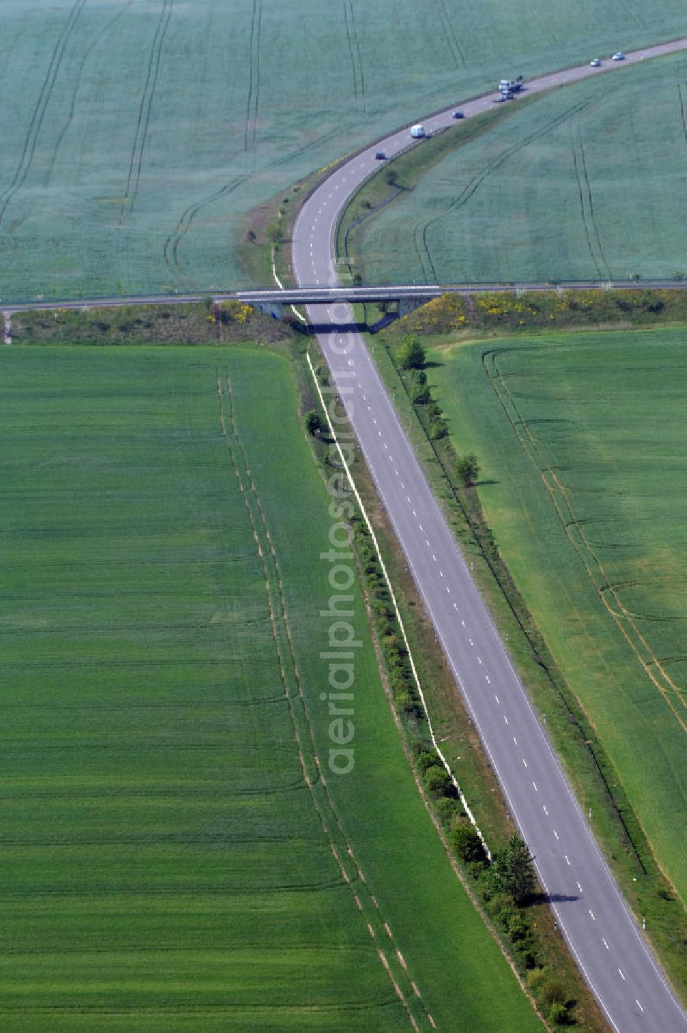 Aerial photograph MÜNCHEBERG - Blick auf die Ortsumfahrung der Bundesstrasse B 1 südlich von Müncheberg. Landesbetrieb Straßenwesen Brandenburg (