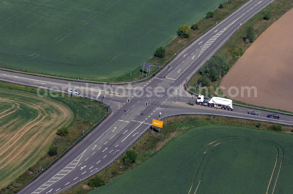 MÜNCHEBERG from the bird's eye view: Blick auf die Ortsumfahrung der Bundesstrasse B 1 südlich von Müncheberg. Landesbetrieb Straßenwesen Brandenburg (