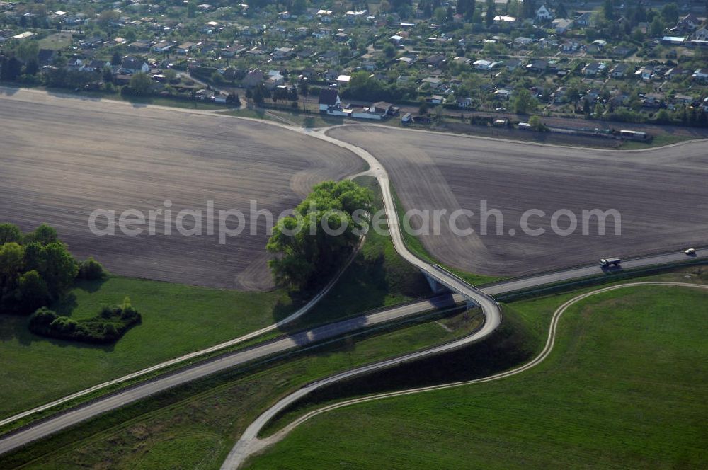 FÜRSTENWALDE from above - Blick auf die Ortsumfahrung der Bundesstrasse B 168 östlich von Fürstenwalde. Landesbetrieb Straßenwesen Brandenburg (