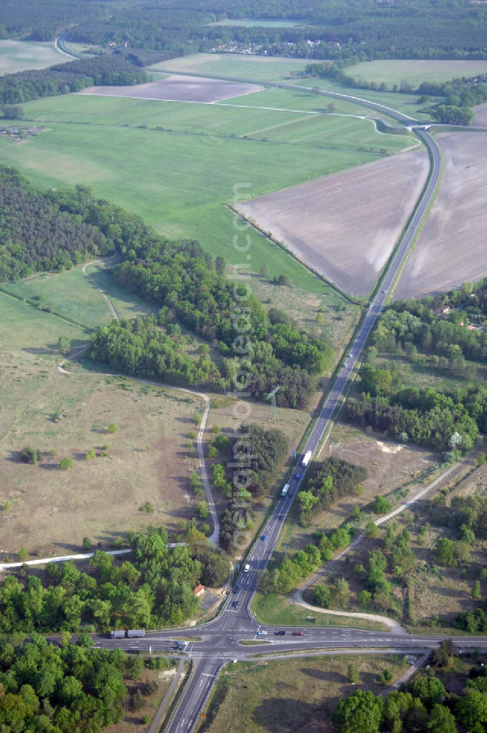 FÜRSTENWALDE from above - Blick auf die Ortsumfahrung der Bundesstrasse B 168 östlich von Fürstenwalde. Landesbetrieb Straßenwesen Brandenburg (