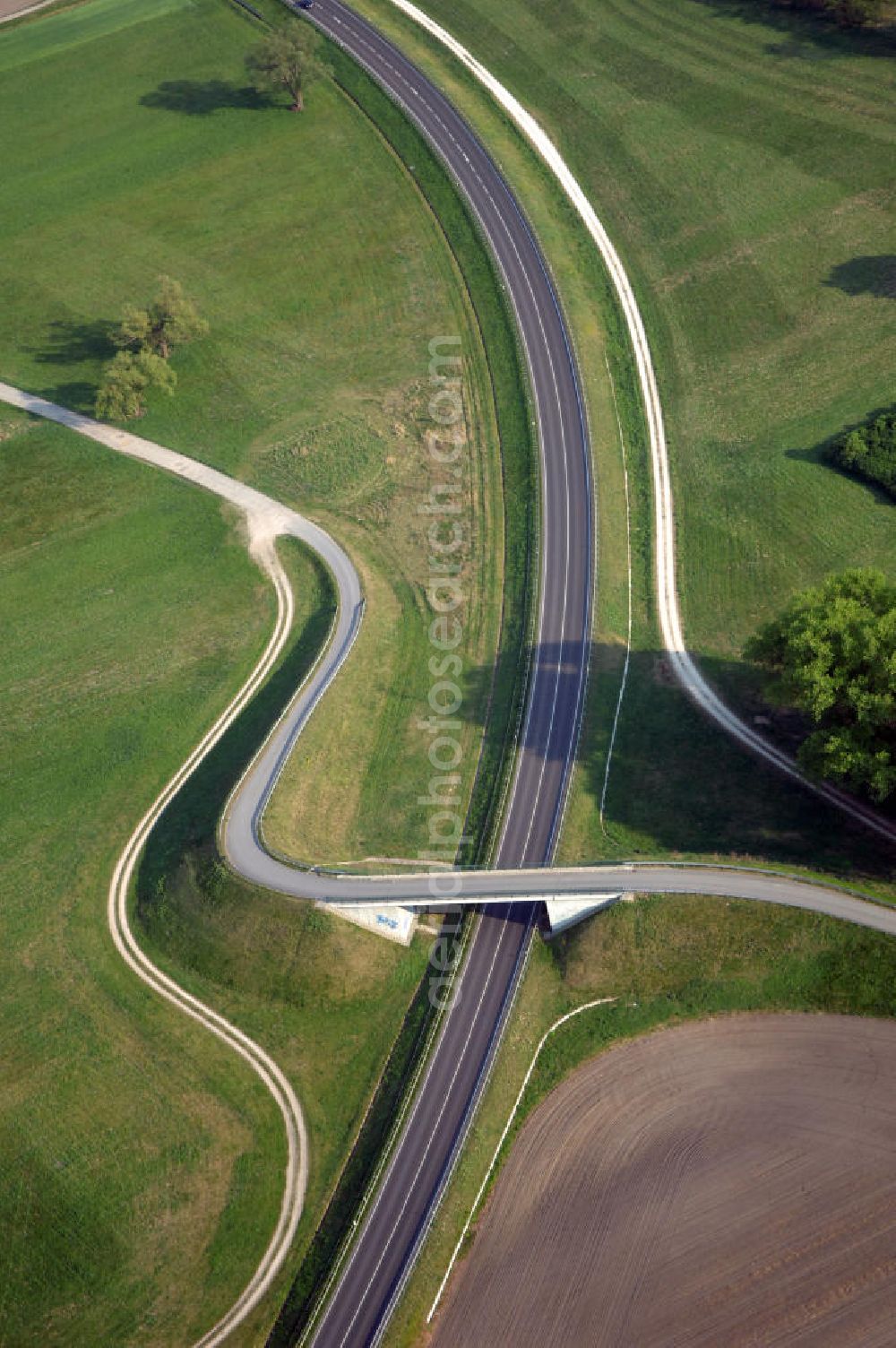 FÜRSTENWALDE from above - Blick auf die Ortsumfahrung der Bundesstrasse B 168 östlich von Fürstenwalde. Landesbetrieb Straßenwesen Brandenburg (