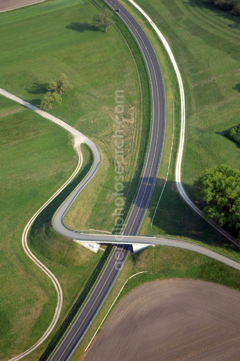 FÜRSTENWALDE from above - Blick auf die Ortsumfahrung der Bundesstrasse B 168 östlich von Fürstenwalde. Landesbetrieb Straßenwesen Brandenburg (