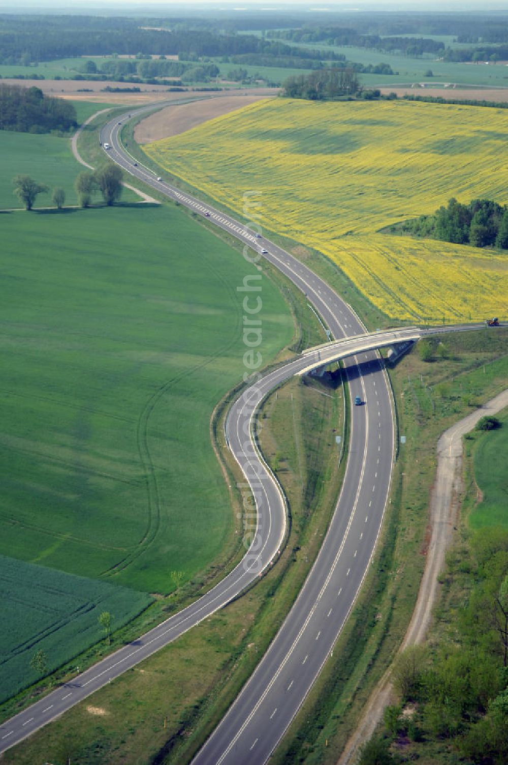 Aerial photograph FRANKFURT / ODER - Blick auf die Ortsumfahrung der Bundesstrasse B 112 westlich von Frankfurt / Oder. Landesbetrieb Straßenwesen Brandenburg (