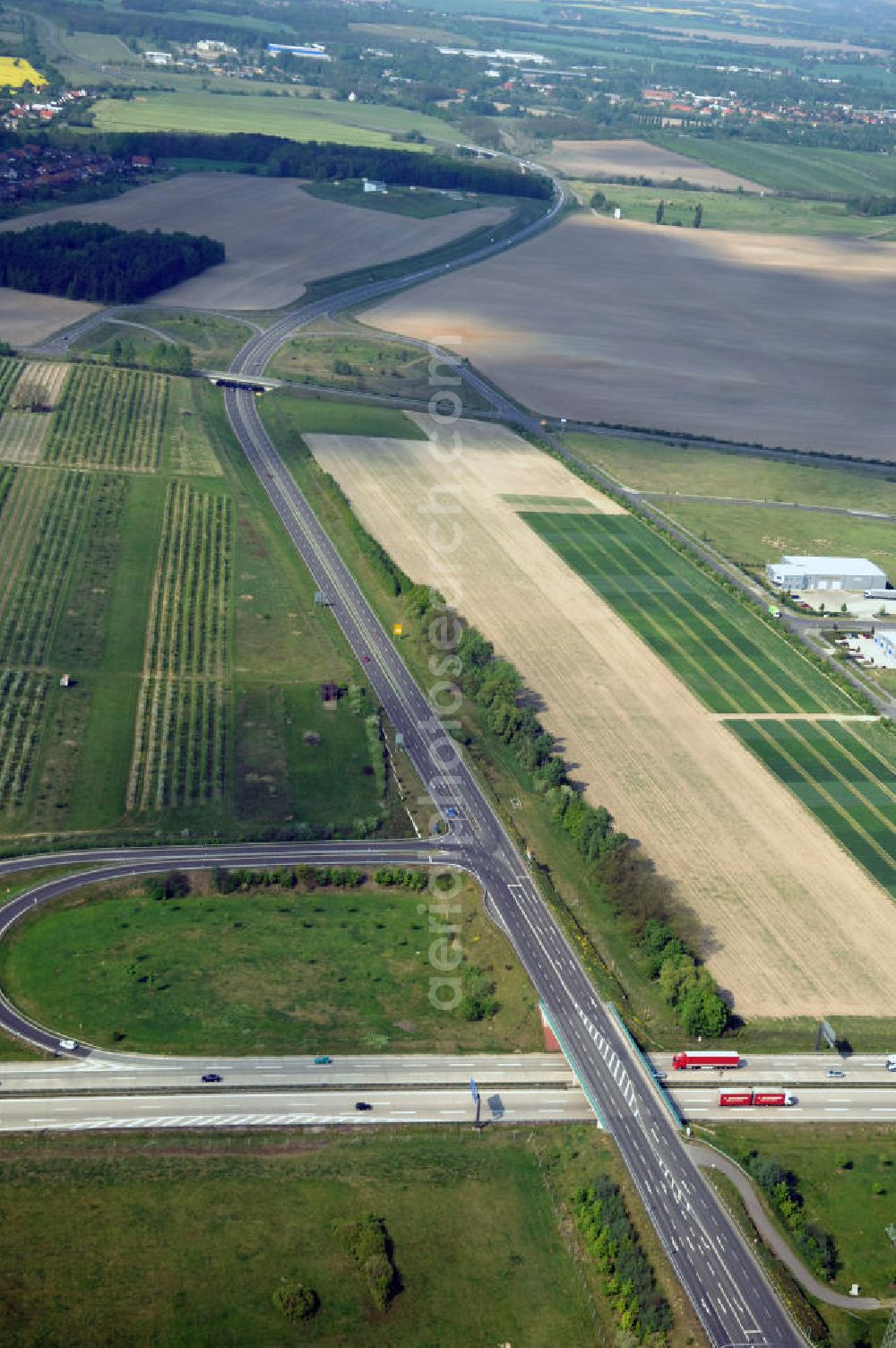 FRANKFURT / ODER from the bird's eye view: Blick auf die Ortsumfahrung der Bundesstrasse B 112 westlich von Frankfurt / Oder. Landesbetrieb Straßenwesen Brandenburg (