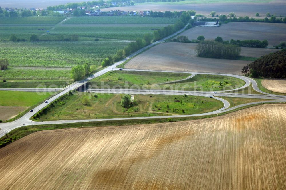 FRANKFURT / ODER from above - Blick auf die Ortsumfahrung der Bundesstrasse B 112 westlich von Frankfurt / Oder. Landesbetrieb Straßenwesen Brandenburg (