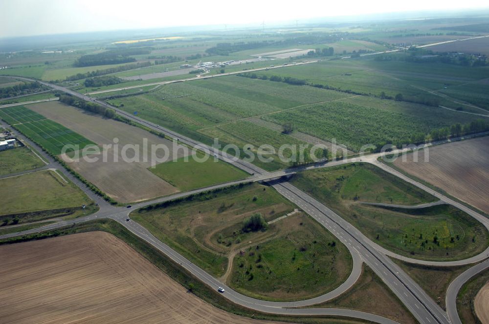 FRANKFURT / ODER from the bird's eye view: Blick auf die Ortsumfahrung der Bundesstrasse B 112 westlich von Frankfurt / Oder. Landesbetrieb Straßenwesen Brandenburg (