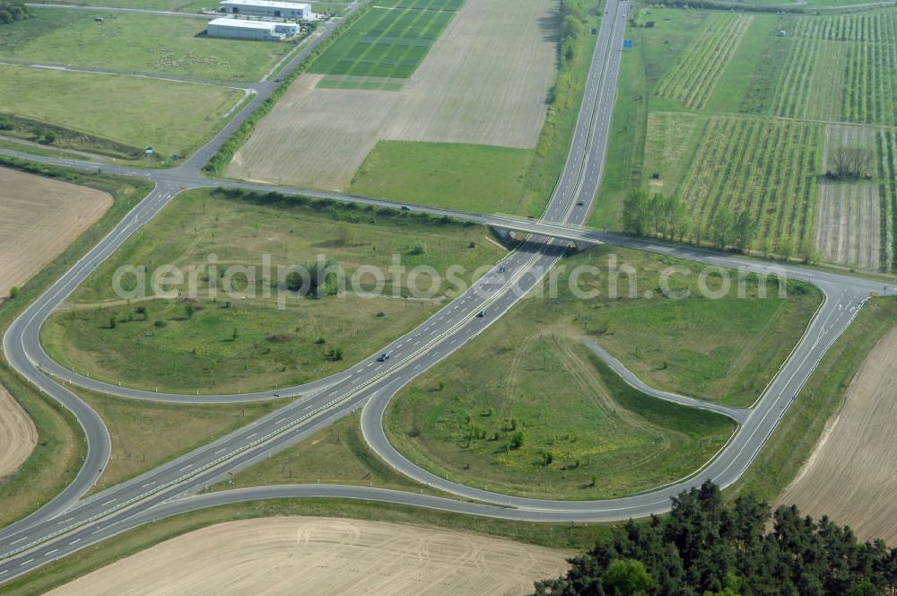 FRANKFURT / ODER from above - Blick auf die Ortsumfahrung der Bundesstrasse B 112 westlich von Frankfurt / Oder. Landesbetrieb Straßenwesen Brandenburg (