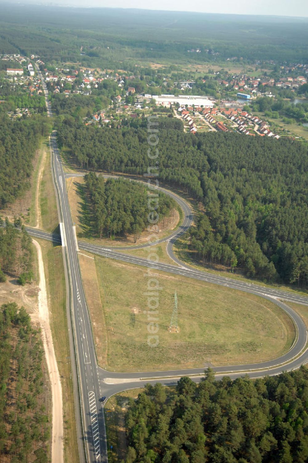 MÜLLROSE from the bird's eye view: Blick auf die Ortsumfahrung der Bundesstrasse B 87 westlich von Müllrose. Landesbetrieb Straßenwesen Brandenburg (