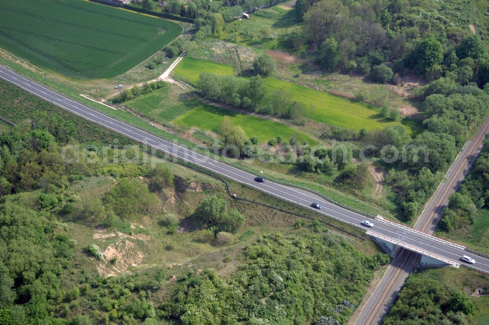 SEELOW from the bird's eye view: Blick auf die Ortsumfahrung der Bundesstrasse B 1 westlich von Seelow. Landesbetrieb Straßenwesen Brandenburg (