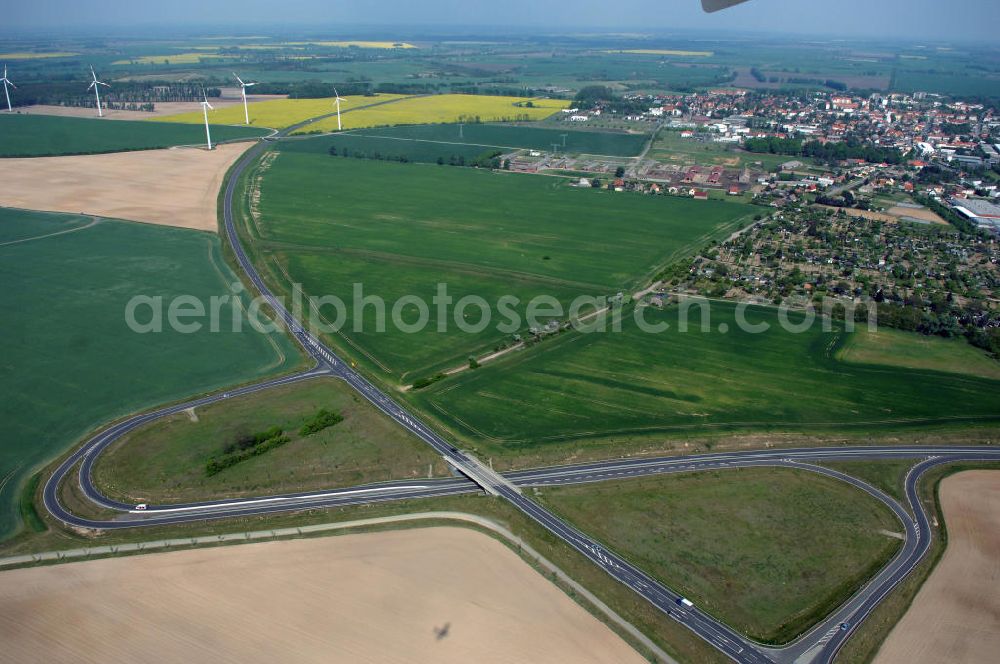 Aerial photograph SEELOW - Blick auf die Ortsumfahrung der Bundesstrasse B 1 westlich von Seelow. Landesbetrieb Straßenwesen Brandenburg (