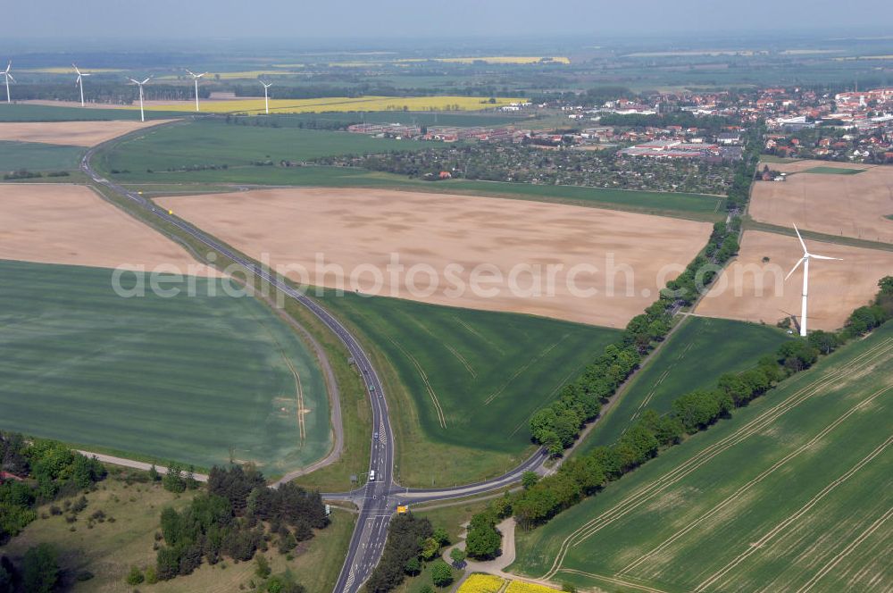 Aerial photograph SEELOW - Blick auf die Ortsumfahrung der Bundesstrasse B 1 westlich von Seelow. Landesbetrieb Straßenwesen Brandenburg (