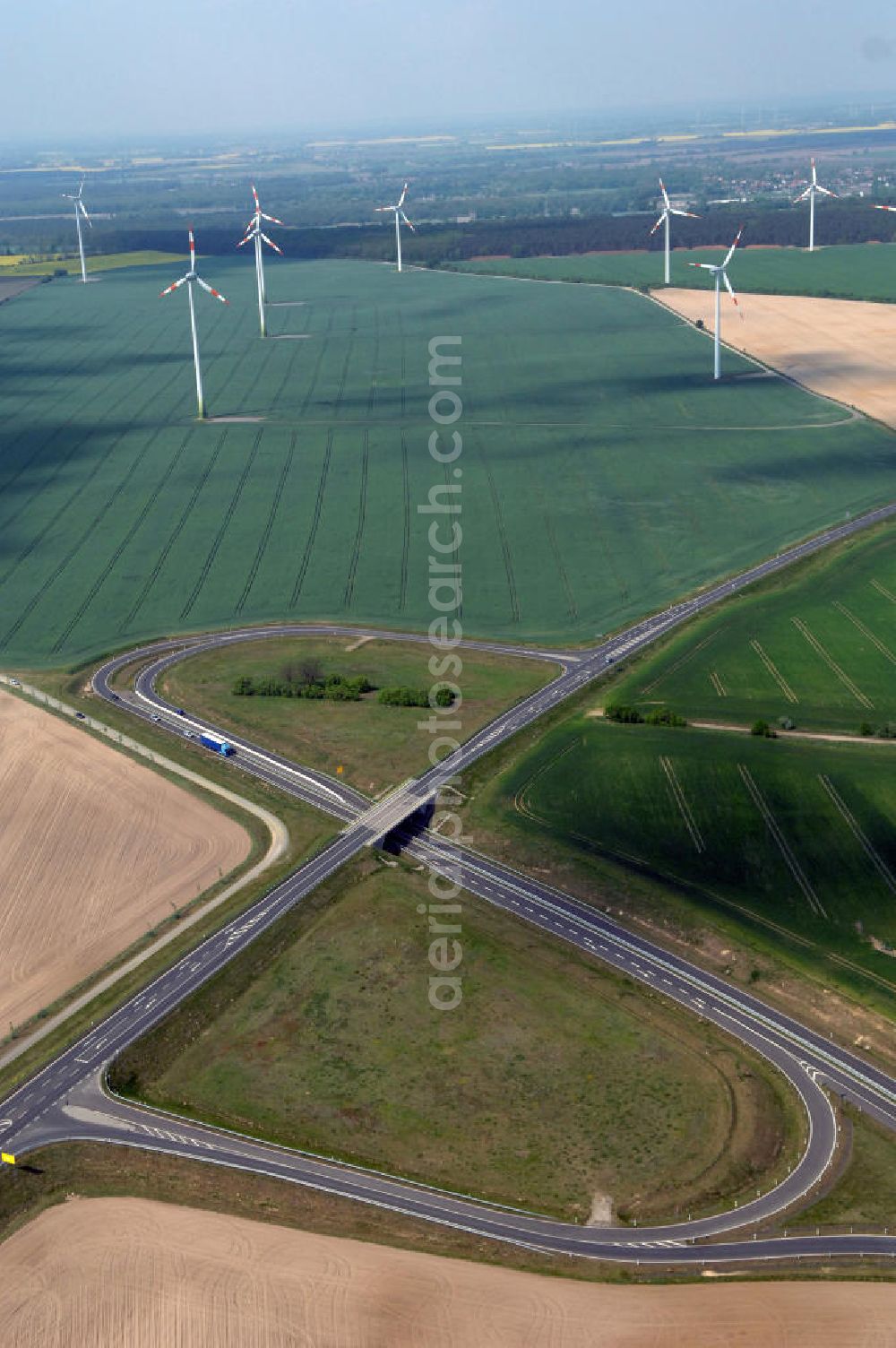 Aerial image SEELOW - Blick auf die Ortsumfahrung der Bundesstrasse B 1 westlich von Seelow. Landesbetrieb Straßenwesen Brandenburg (