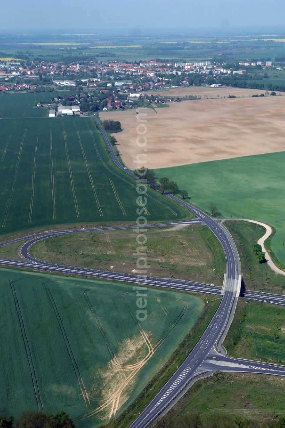 Aerial image SEELOW - Blick auf die Ortsumfahrung der Bundesstrasse B 1 westlich von Seelow. Landesbetrieb Straßenwesen Brandenburg (