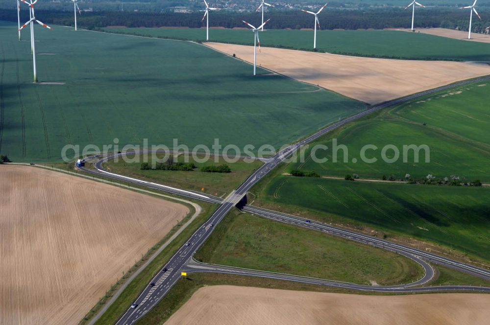 SEELOW from above - Blick auf die Ortsumfahrung der Bundesstrasse B 1 westlich von Seelow. Landesbetrieb Straßenwesen Brandenburg (