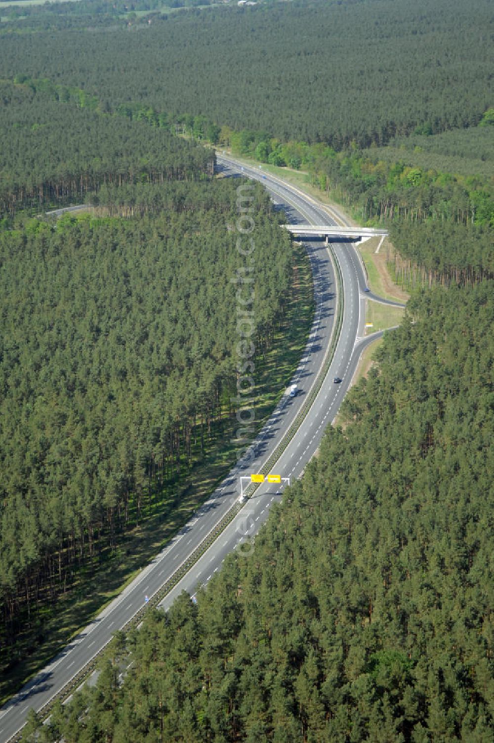 Aerial image ORANIENBURG - Blick auf die Ortsumfahrung Oranienburg B96 westlich von Oranienburg. Landesbetrieb Straßenwesen Brandenburg (