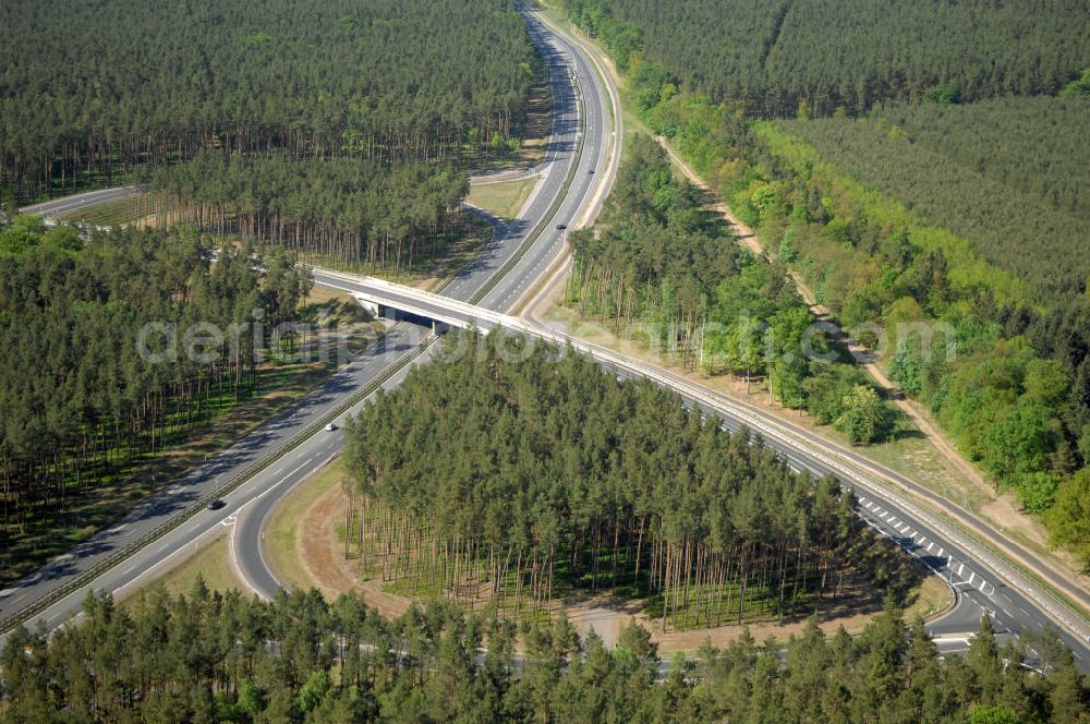 Aerial photograph ORANIENBURG - Blick auf die Ortsumfahrung Oranienburg B96 westlich von Oranienburg. Landesbetrieb Straßenwesen Brandenburg (