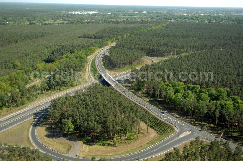 ORANIENBURG from above - Blick auf die Ortsumfahrung Oranienburg B96 westlich von Oranienburg. Landesbetrieb Straßenwesen Brandenburg (