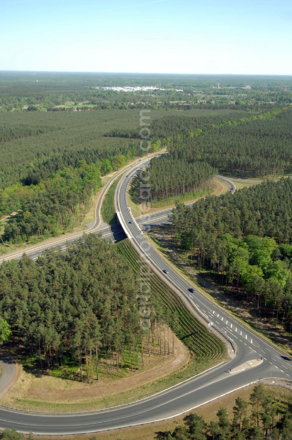 ORANIENBURG from the bird's eye view: Blick auf die Ortsumfahrung Oranienburg B96 westlich von Oranienburg. Landesbetrieb Straßenwesen Brandenburg (