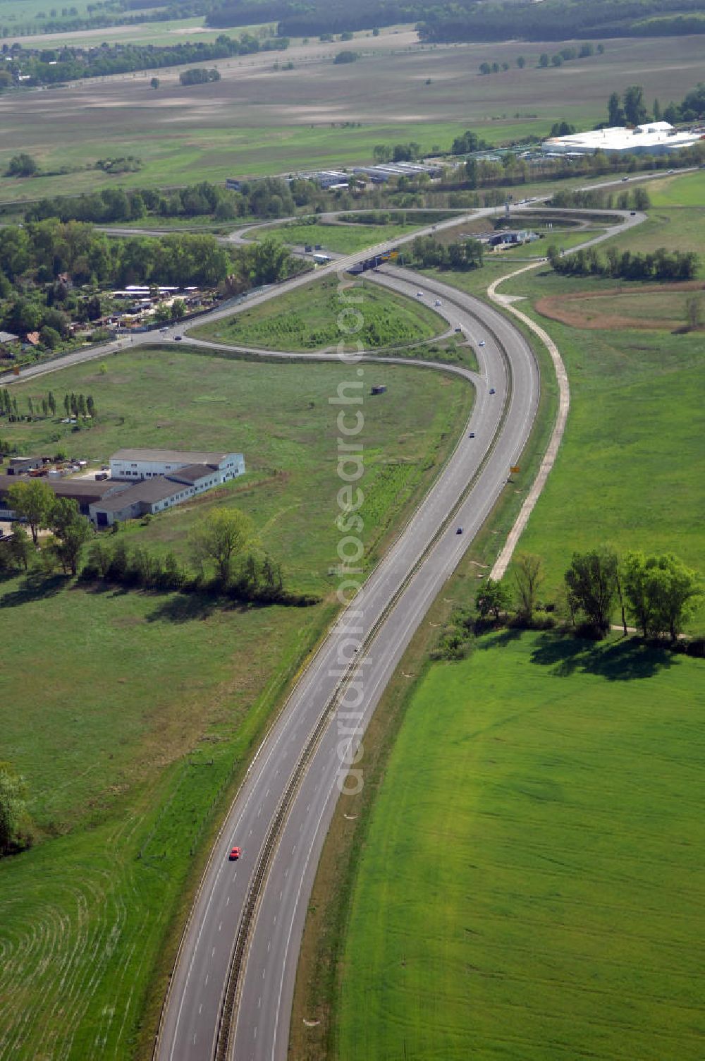 Aerial photograph ORANIENBURG - Blick auf die Ortsumfahrung Oranienburg B96 westlich von Oranienburg. Landesbetrieb Straßenwesen Brandenburg (