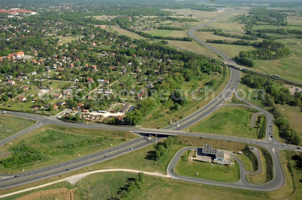 Aerial photograph ORANIENBURG - Blick auf die Ortsumfahrung Oranienburg B96 westlich von Oranienburg. Landesbetrieb Straßenwesen Brandenburg (