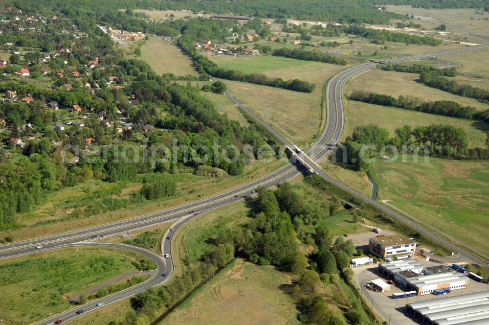 ORANIENBURG from the bird's eye view: Blick auf die Ortsumfahrung Oranienburg B96 westlich von Oranienburg. Landesbetrieb Straßenwesen Brandenburg (