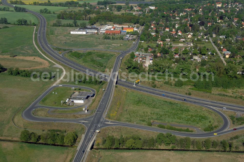 Aerial photograph ORANIENBURG - Blick auf die Ortsumfahrung Oranienburg B96 westlich von Oranienburg. Landesbetrieb Straßenwesen Brandenburg (