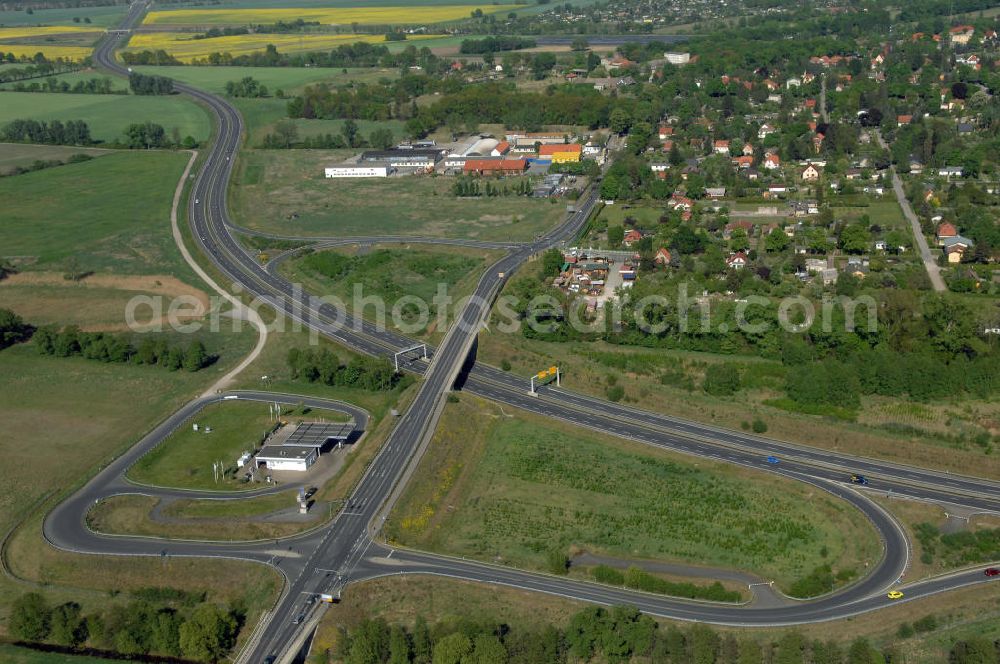 ORANIENBURG from above - Blick auf die Ortsumfahrung Oranienburg B96 westlich von Oranienburg. Landesbetrieb Straßenwesen Brandenburg (