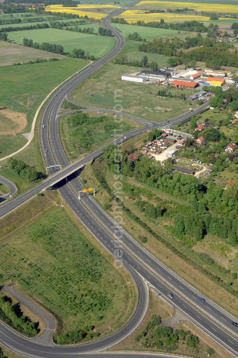 Aerial image ORANIENBURG - Blick auf die Ortsumfahrung Oranienburg B96 westlich von Oranienburg. Landesbetrieb Straßenwesen Brandenburg (