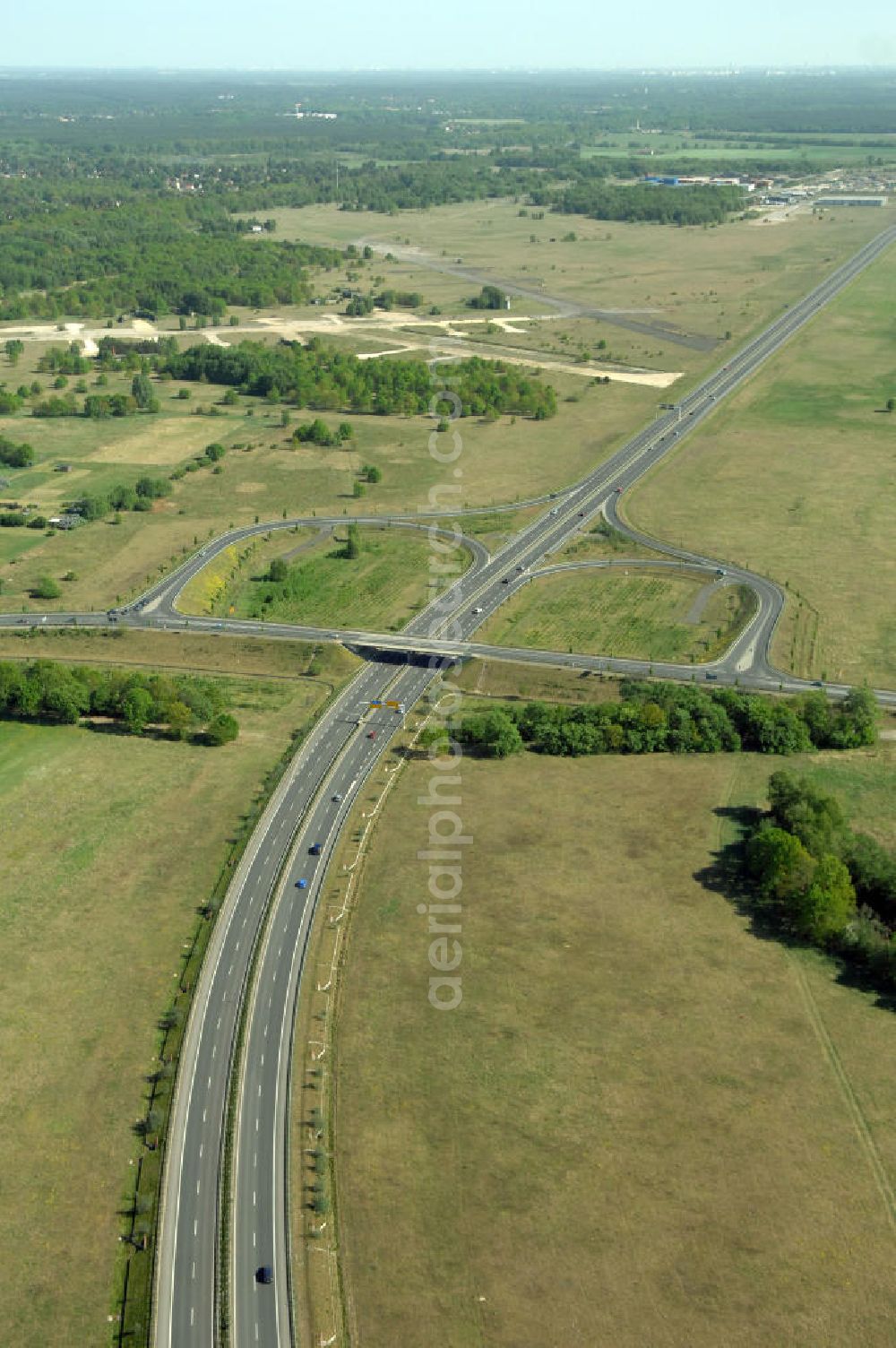 ORANIENBURG from the bird's eye view: Blick auf die Ortsumfahrung Oranienburg B96 westlich von Oranienburg. Landesbetrieb Straßenwesen Brandenburg (