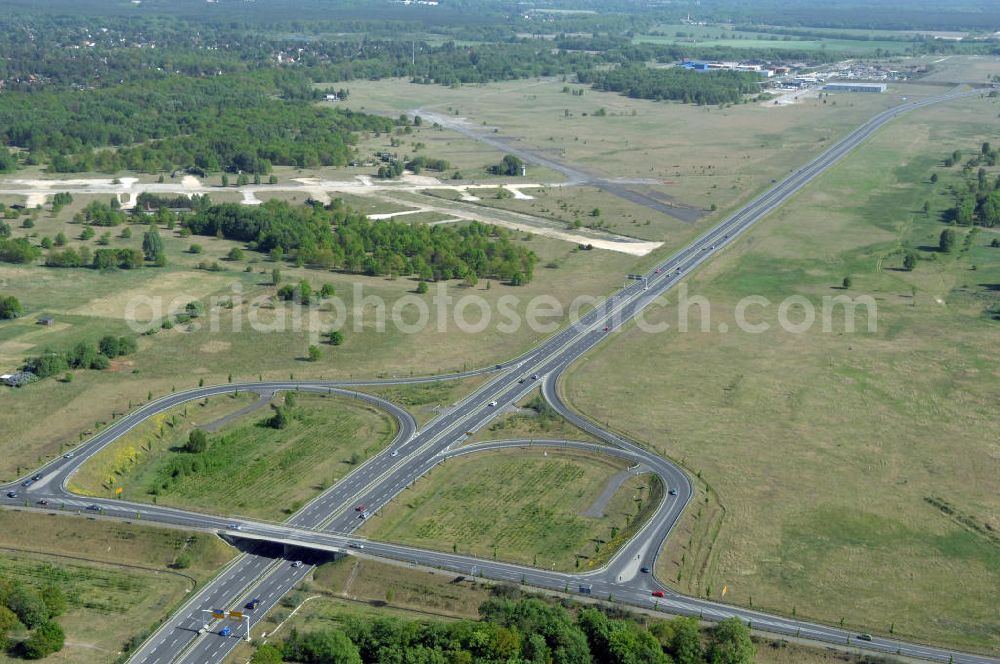 Aerial image ORANIENBURG - Blick auf die Ortsumfahrung Oranienburg B96 westlich von Oranienburg. Landesbetrieb Straßenwesen Brandenburg (