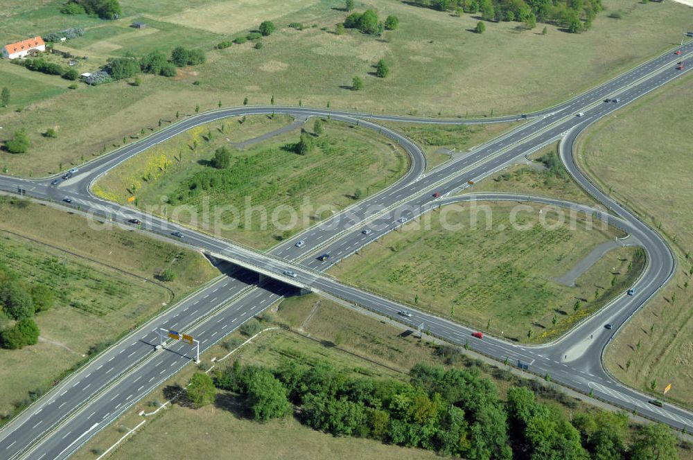 Aerial photograph ORANIENBURG - Blick auf die Ortsumfahrung Oranienburg B96 westlich von Oranienburg. Landesbetrieb Straßenwesen Brandenburg (