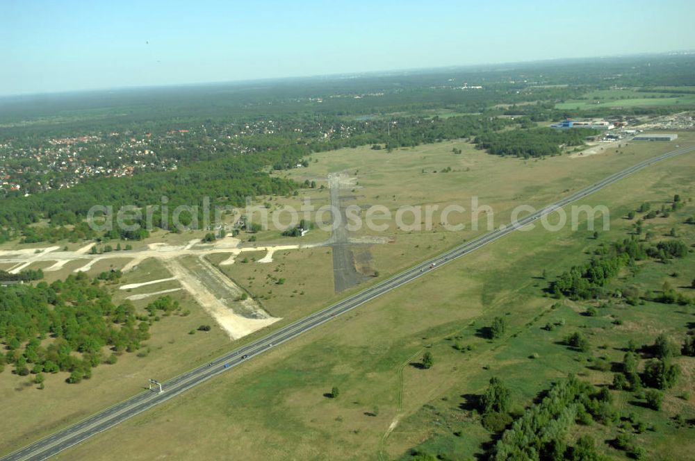 ORANIENBURG from the bird's eye view: Blick auf die Ortsumfahrung Oranienburg B96 westlich von Oranienburg. Landesbetrieb Straßenwesen Brandenburg (