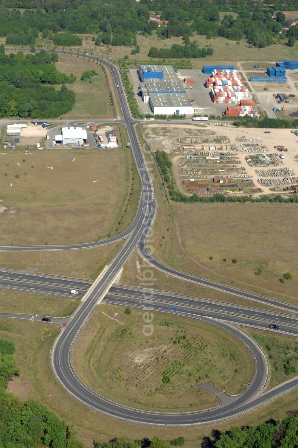 Aerial image ORANIENBURG - Blick auf die Ortsumfahrung Oranienburg B96 westlich von Oranienburg. Landesbetrieb Straßenwesen Brandenburg (