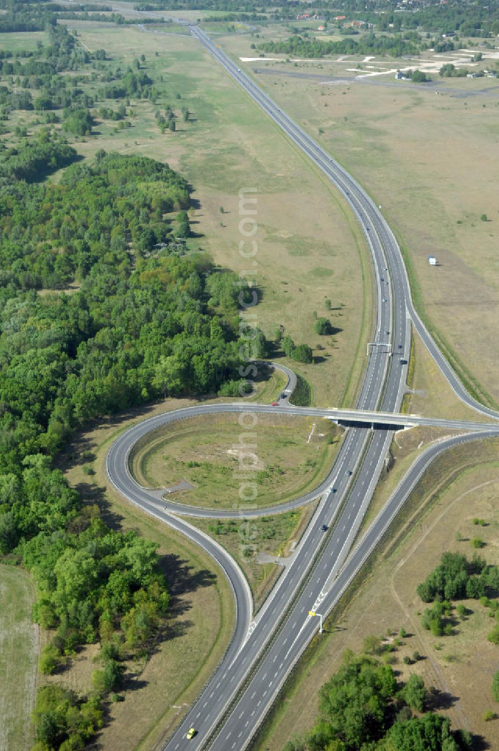 Aerial image ORANIENBURG - Blick auf die Ortsumfahrung Oranienburg B96 westlich von Oranienburg. Landesbetrieb Straßenwesen Brandenburg (