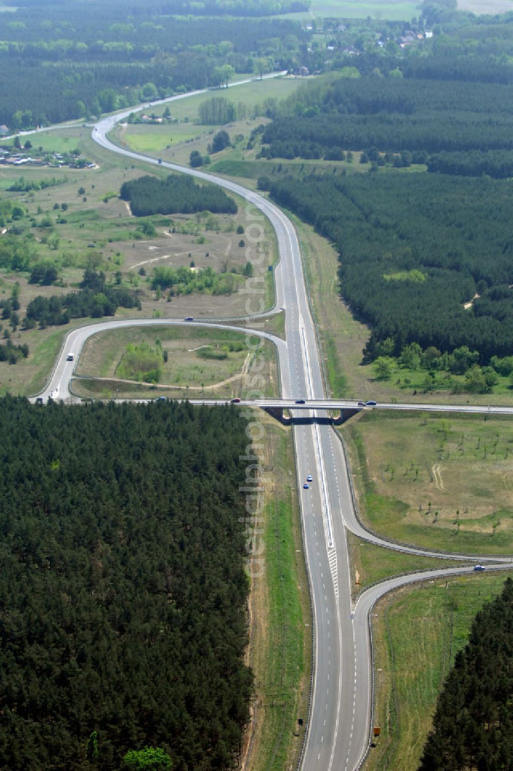 Aerial photograph WRIETZEN - Blick auf die Ortsumfahrung B 167 im südlichen Ortsbereich von Wriezen. Landesbetrieb Straßenwesen Brandenburg (