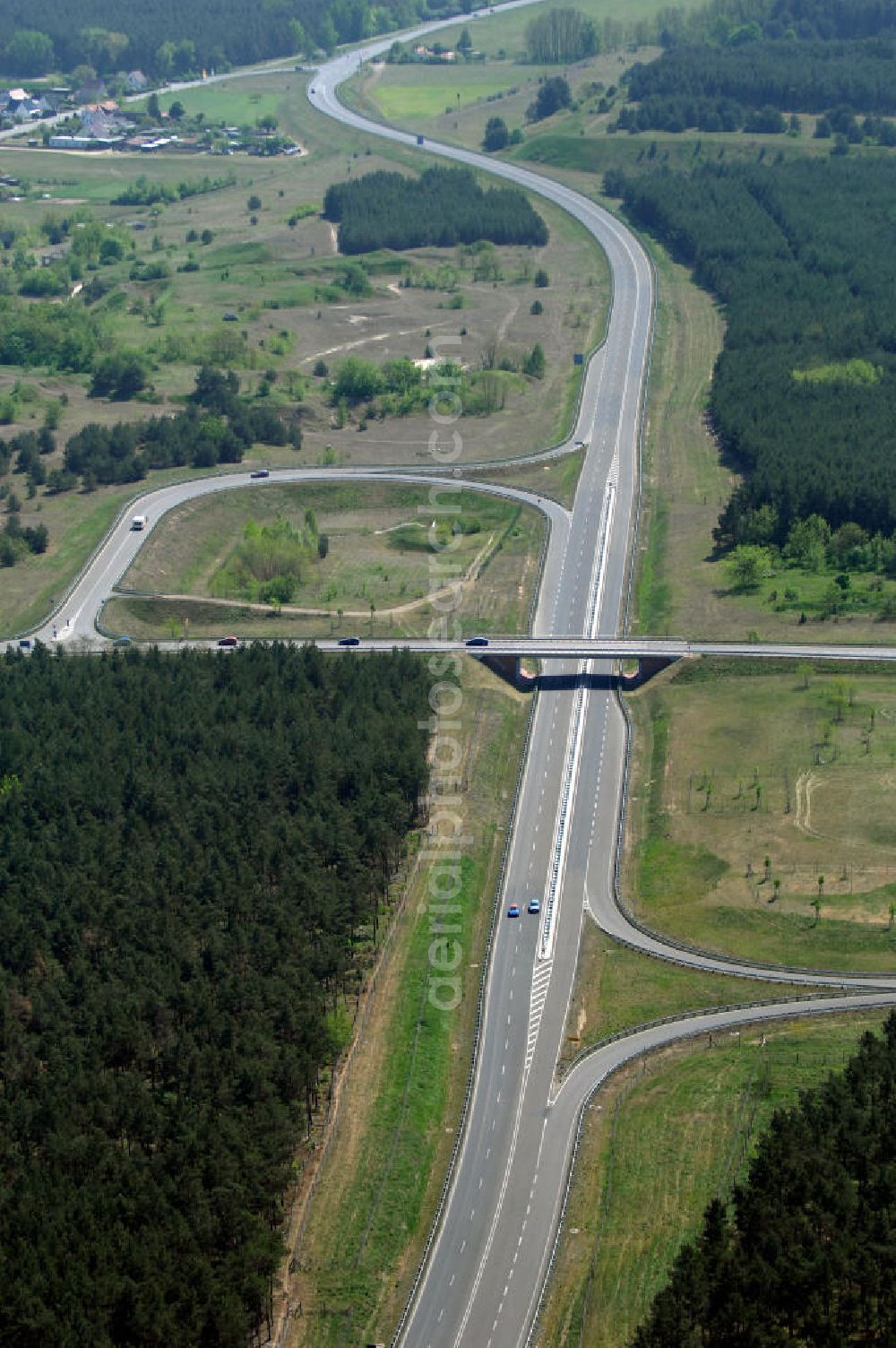 WRIETZEN from above - Blick auf die Ortsumfahrung B 167 im südlichen Ortsbereich von Wriezen. Landesbetrieb Straßenwesen Brandenburg (