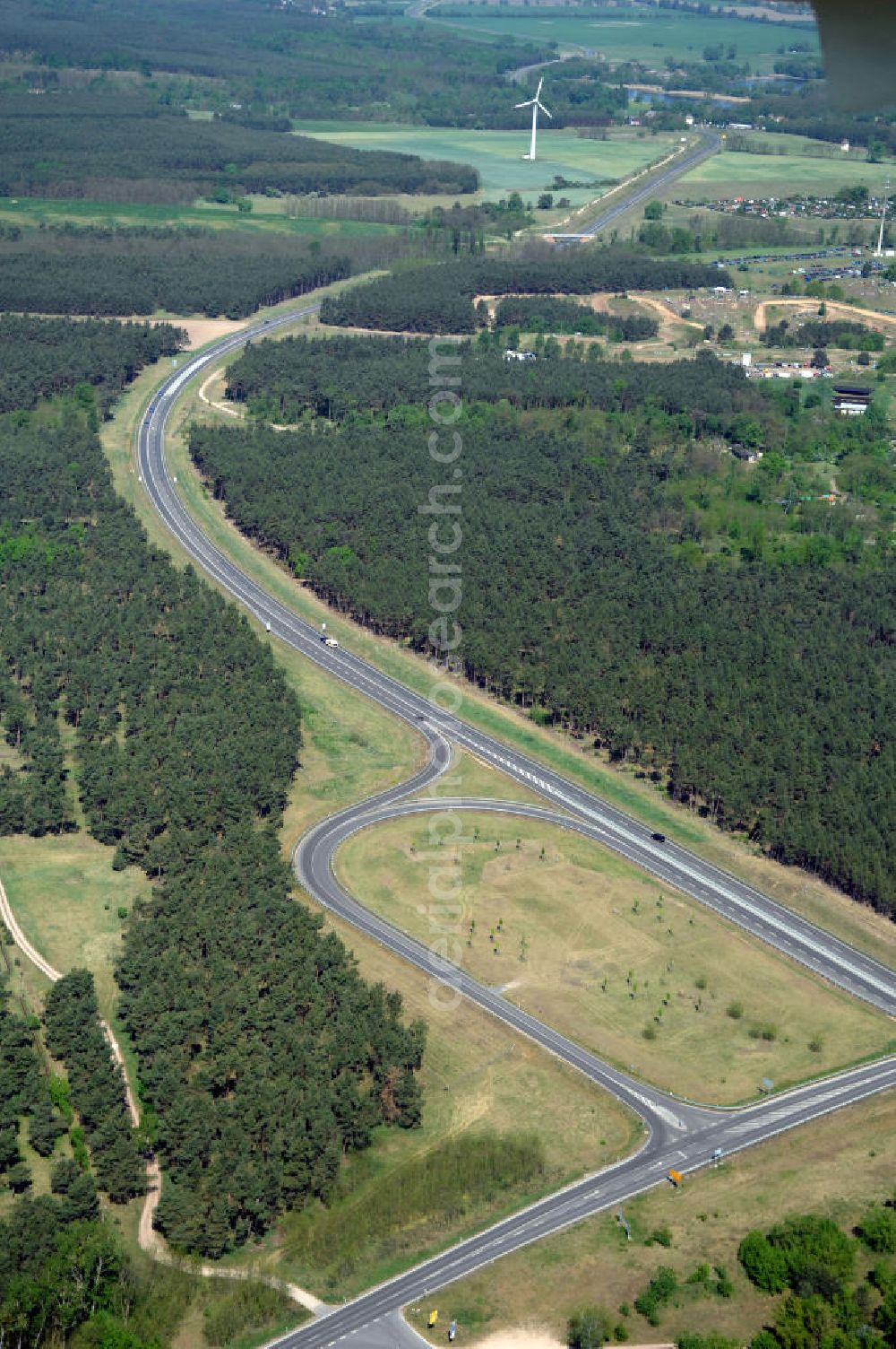 Aerial image WRIETZEN - Blick auf die Ortsumfahrung B 167 im südlichen Ortsbereich von Wriezen. Landesbetrieb Straßenwesen Brandenburg (