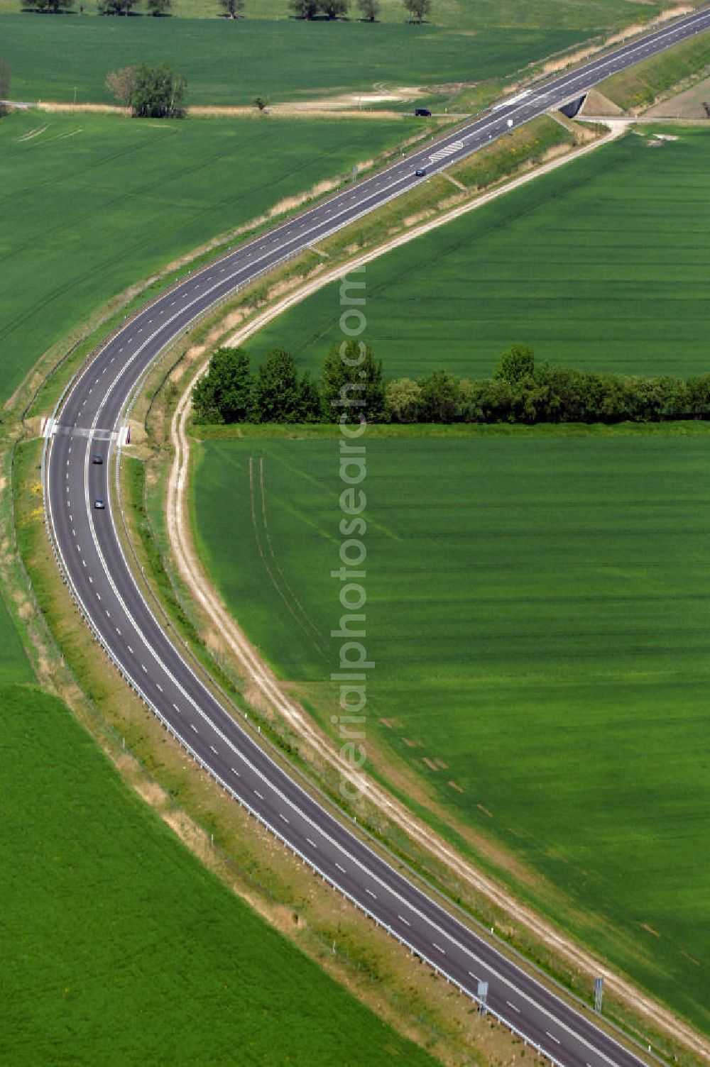 WRIETZEN from above - Blick auf die Ortsumfahrung B 167 im südlichen Ortsbereich von Wriezen. Landesbetrieb Straßenwesen Brandenburg (